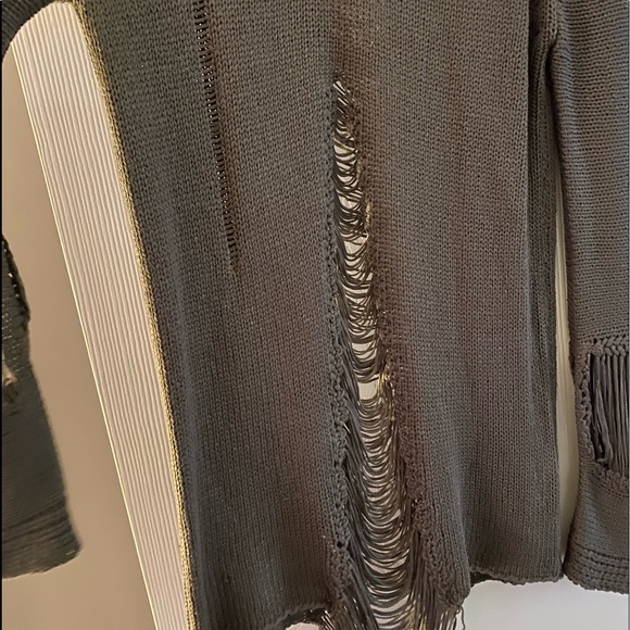 Distressed sweater - Picture 4 of 6